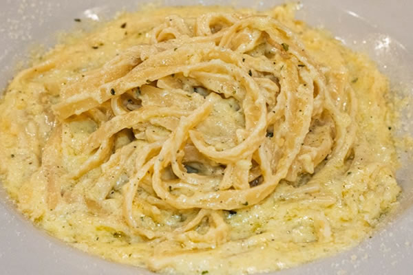 Fettuccini Alfredo Entree at Broadway Ristorante and Pizzeria